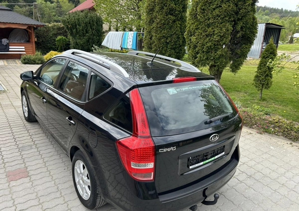 Kia Ceed cena 17900 przebieg: 217000, rok produkcji 2010 z Strzyżów małe 596